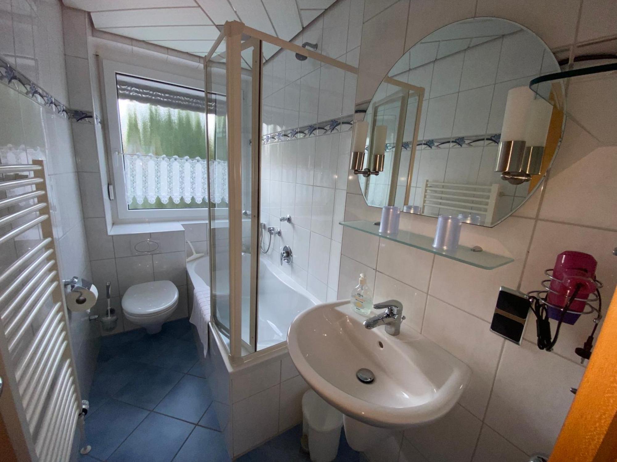 Stadtzentrumnahe Wohnung An Der Gruenen Aue, Kostenfreier Parkplatz ฟุลดา ภายนอก รูปภาพ